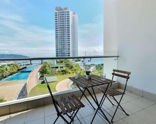 Bayan Lepas Apartment | Oceanfront Southbay Seaview Condo with Pool & Beach Access