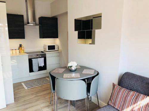 Westcliff-on-Sea Apartment | Budget-Friendly Westcliff Apartments & Studios for Families