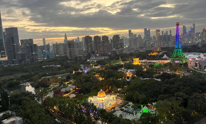 Nanshan Apartment | Southern 26th floor 3 Bed with gorgeous views of Window of the World Shenzhen