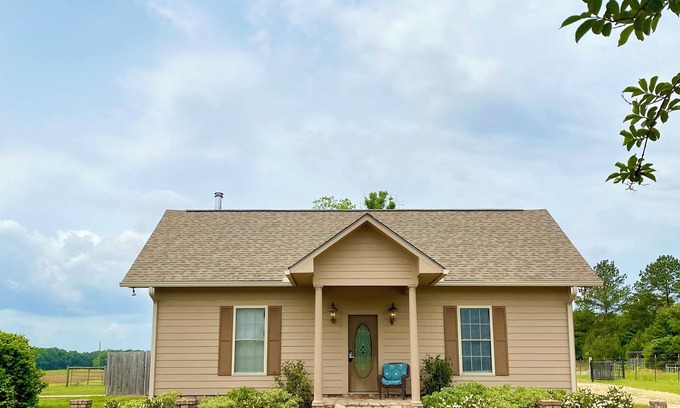 Goshen House | Experience Relaxation at Southern Backroad Retreats