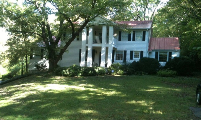 Green Hills House | Experience Southern Charm & Old World Hospitality Today
