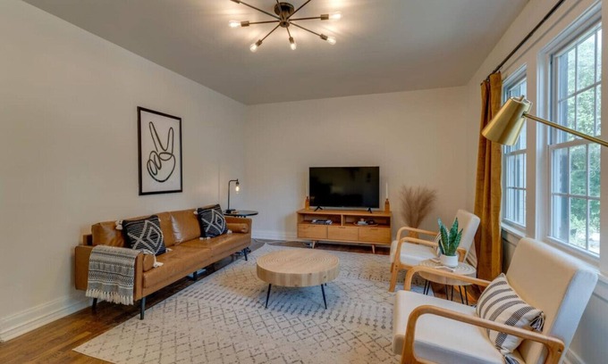 North Nashville Apartment | Cozy Retreat: Ideal for 8, Steps from Broadway Fun!