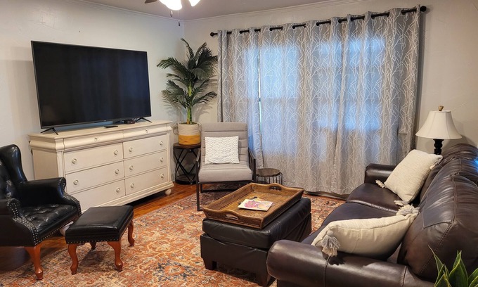 Fort Smith House | Pet-Friendly Southern Comfort in Downtown Ft Smith