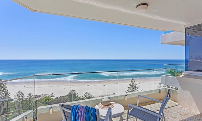 Burleigh Heads Apartment | Beachfront Holiday Apartments with Ocean Views & Spa