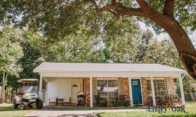 Ocean Springs House | Ideal Getaway: Southern Exposure Near Beach & Downtown