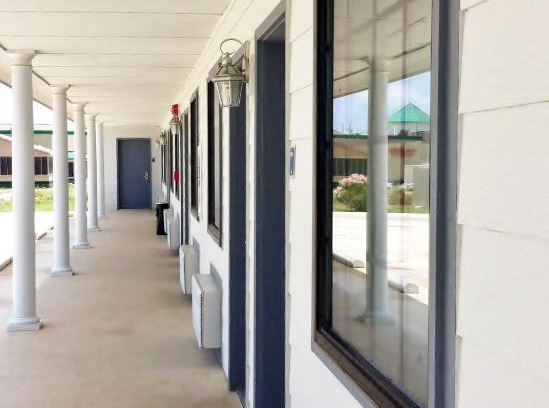 Kermit Hotel | Pet-Friendly Southern Inn and Suites with Great Amenities