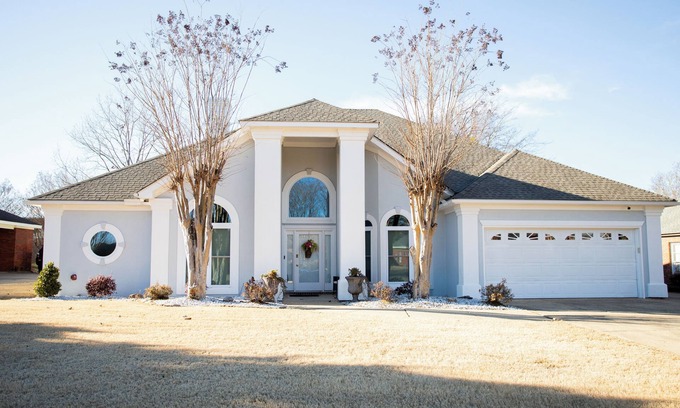 Gunter Afs House | Experience Southern Comfort in Eastchase: 3bd / 2bth