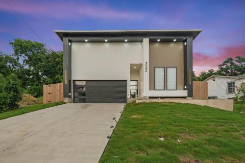 Cedar Crest Villa | Southern Luxury Home
