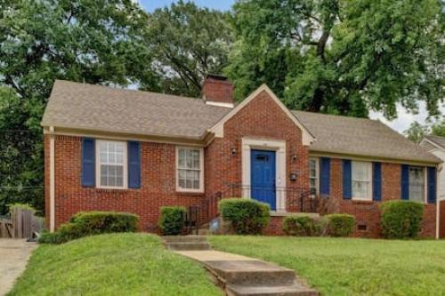 University District House | Memphis Oasis: 3BR Retreat with Hot Tub & Pet Friendly