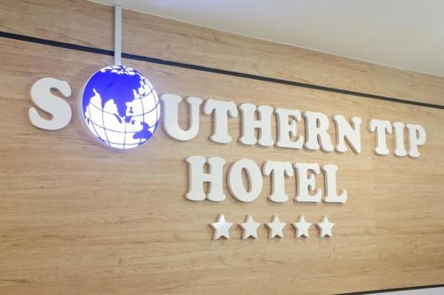 Pontian Hotel | Welcoming Southern Tip Hotel: Family-Friendly with Breakfast