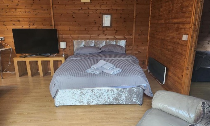 Didcot Apartment | Family-Friendly Southernwood Lodge with High Ratings