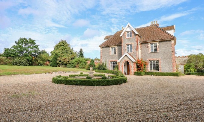 Southrepps House | Discover Southrepps Lodge: Your Pet-Friendly Retreat