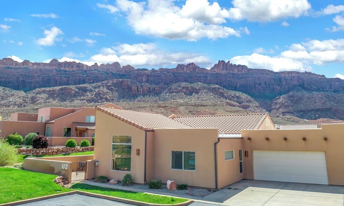 Moab South Valley Condo | Idyllic Escape with Ocean Views and Top-Rated Amenities