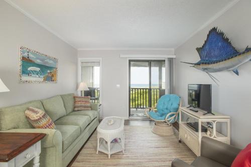 Morehead City Apartment | Oceanfront Southwinds G16 Condo - Rated 10/10 by Guests