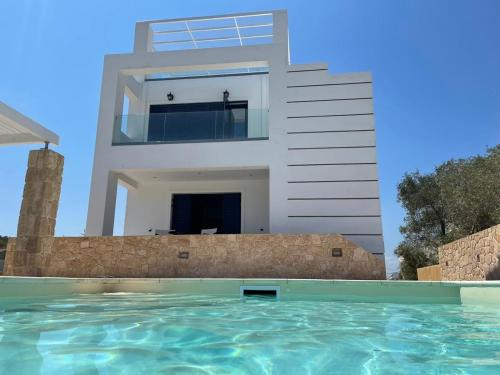 Souvala Villa | Ideal Souvala Villa with Oceanfront Pool and Guest Rating 9.8