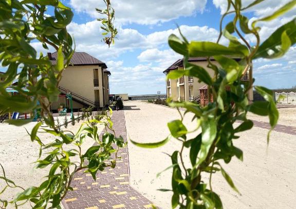 Kyrylivka Resort | Pet-Friendly Sova Holiday Hotel with Ocean View Pool