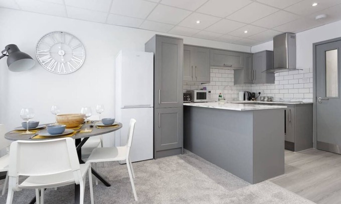 Portsmouth Apartment | Comfortable Sovereign Gate 2: Family-Friendly Apartment
