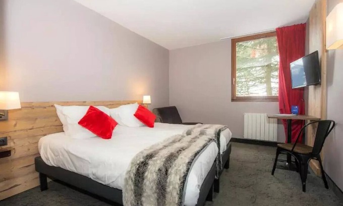 Valfrejus Apartment | Family-Friendly Stay at SOWELL Valfréjus with Spa & Breakfast