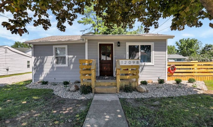 Millersport Cottage | Cozy Sows on Sixth: Steps from Buckeye Lake Marina