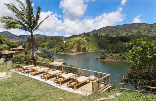 El Penol Hotel | Charming Soy Local Guatape: Poolside Relaxation Awaits