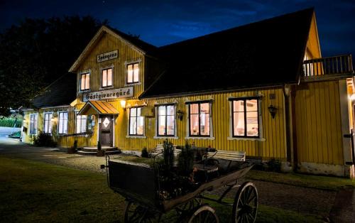 Ljungbyhed Hotel | Explore Spångens Gästgivaregård: Pet-Friendly Retreat