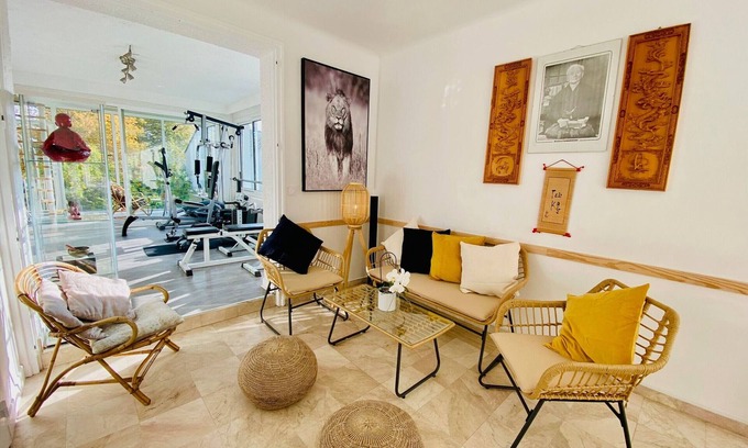 Saint-Philbert-de-Grand-Lieu Cottage | Cozy Gite in Saint-Philbert-de-Grand-Lieu with Pool