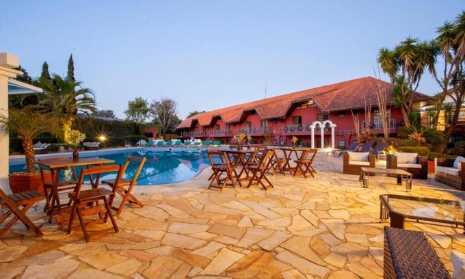 Boqueirao Hotel | Relax at Spaço Vale do Jordão with Pool & Spa Amenities