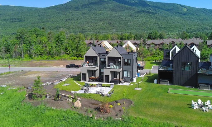 Beaupre Ski Chalet | Spa and Mountain View - World Cup