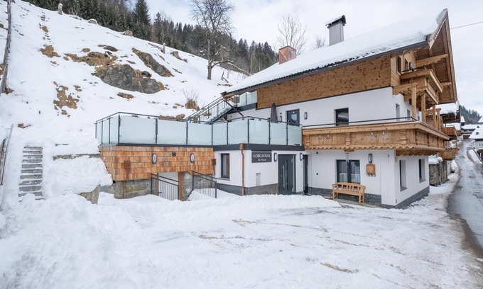 Schonbach Apartment | Cozy Apartment with Ski and Bicycle Storage & Breakfast