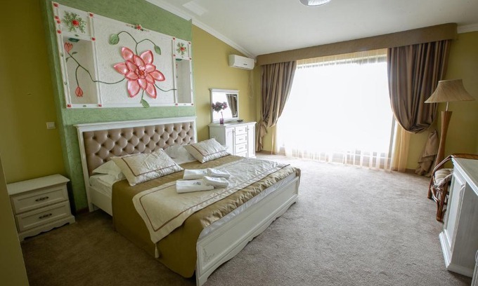 Makhachkala Hotel | Relax at SPA-Hotel "Белый Медведь" with Ocean Views