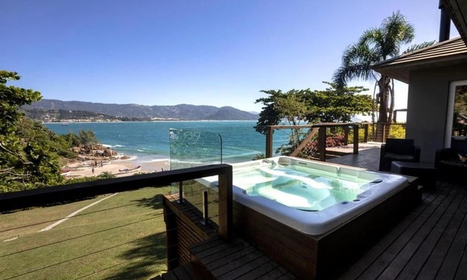 Garopaba House | Relaxing Spa Retreat with Oceanfront Views and Suites