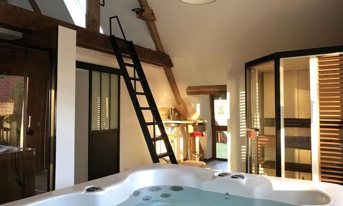 Bois-Grenier Apartment | Unique Spa Retreat at the Farm with Oceanfront Views