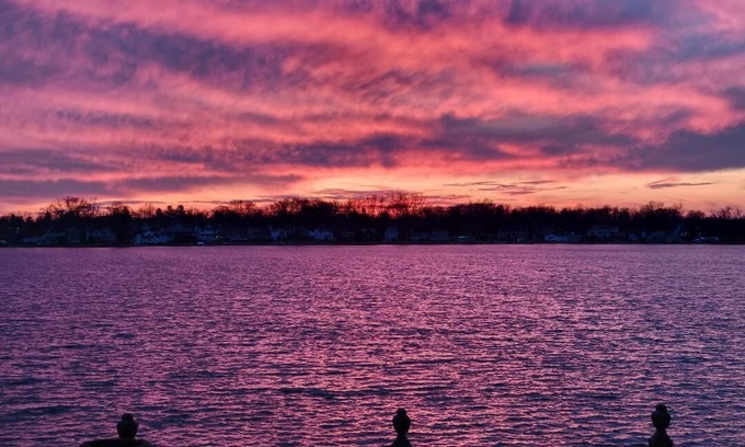 White Lake House | Family-Friendly Lakefront Cottage with Excellent Fishing