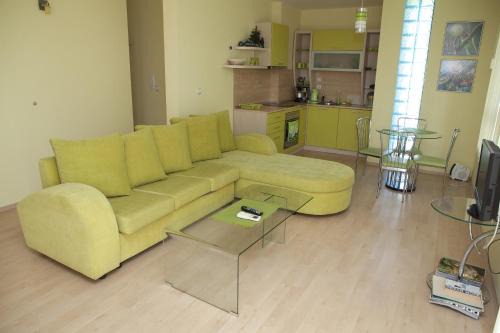 Hisarja Apartment | Relaxing Spa Villa Crystal with Hot Tub & Family Amenities