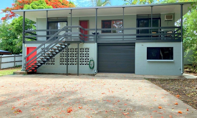 Cooktown House | Space and tranquillity at Red Door Cottage