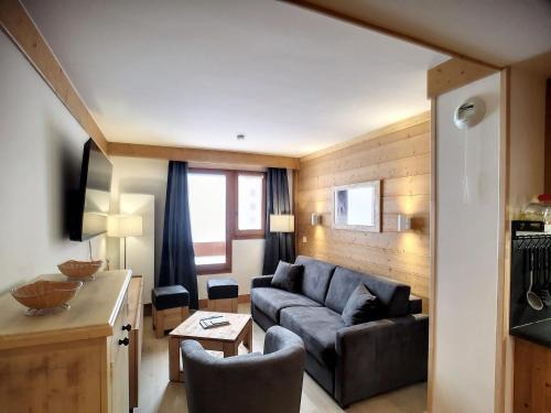 Les Bruyeres Apartment | Family-Friendly 3-Room Cabin Steps from the Slopes
