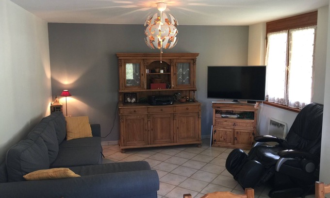 Les Bossons Apartment | Cozy Apartment with Spa and Mountain Views