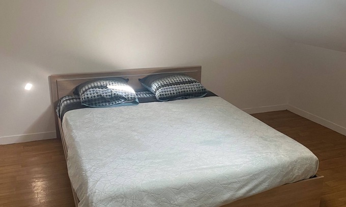 La Murette Apartment | Inviting Apartment in La Murette with Spa and Hot Tub