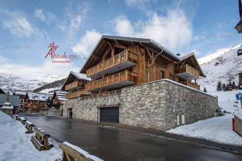 Saint-Sorlin-d'Arves Apartment | Spacious Duplex with Terraces for 10 in Village Center