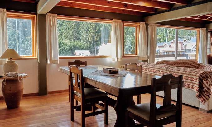 San Martin de los Andes Apartment | Comfortable Ñivinco Apartment with Relaxing Spa Amenities