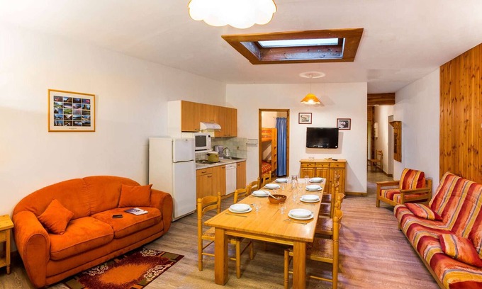Saint-Michel-de-Chaillol Apartment | Spacious Apartment in Saint-Michel-de-Chaillol for Families