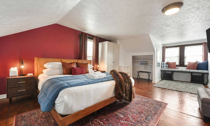 Millvale Apartment | Convenient 1 Bedroom Near Downtown and Top Attractions