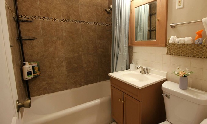 St. Paul Condo | Cozy 1 Bedroom Unit with Hot Tub & Family-Friendly Amenities