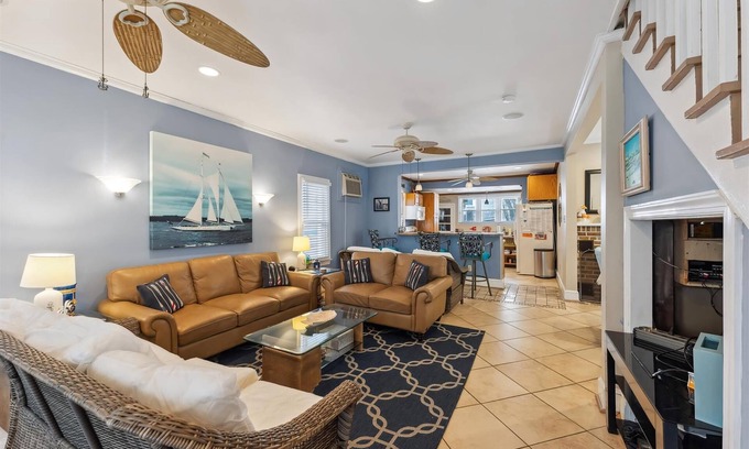 Wildwood House | Spacious 10 Bedroom Home: Short Walk to the Beach & Boardwalk