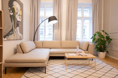 Roßau Apartment | Spacious City Center Flat with Pet & Child-Friendly Perks