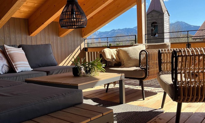 Uebersee Apartment | Stylish Loft with Sauna, Terrace & Perfect 10 Rating