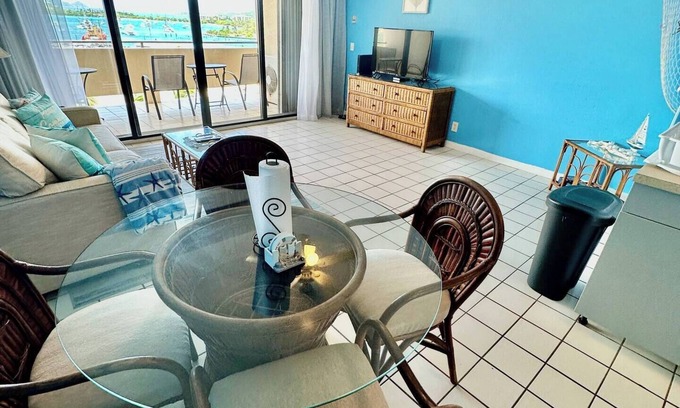 Red Hook Condo | Cozy 1Bed 1Bath Condo with Ocean View in Downtown Red Hook