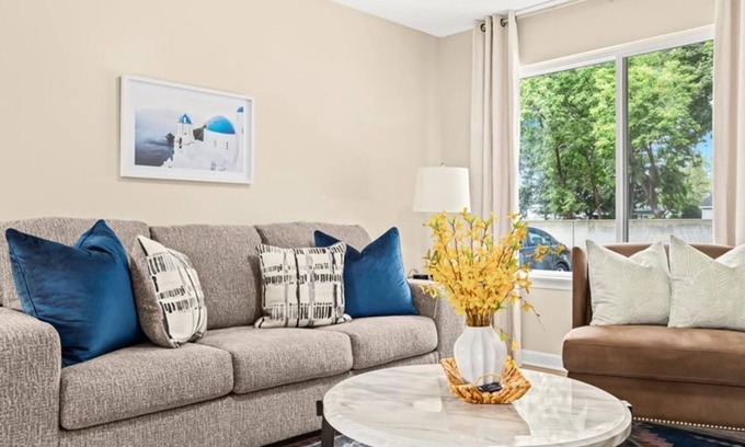 Roseville Apartment | Modern 1BR End Unit in Vibrant Heart of Roseville