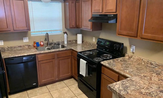 La Marque Apartment | Modern Condo in Prime Location for Beach Lovers and Fishers