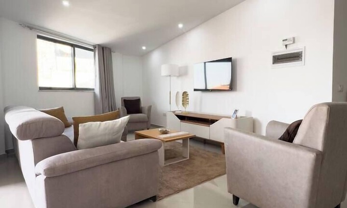 Praia Apartment | Spacious 2 bdr apt in Achada St Antonio - LCGR